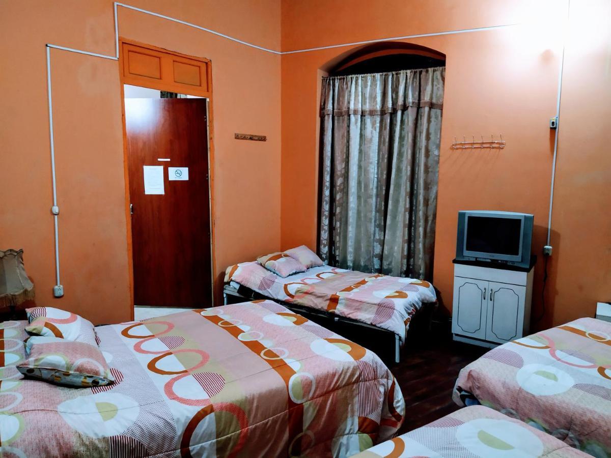 Hostal Latitud Ecuem Quito Exterior foto