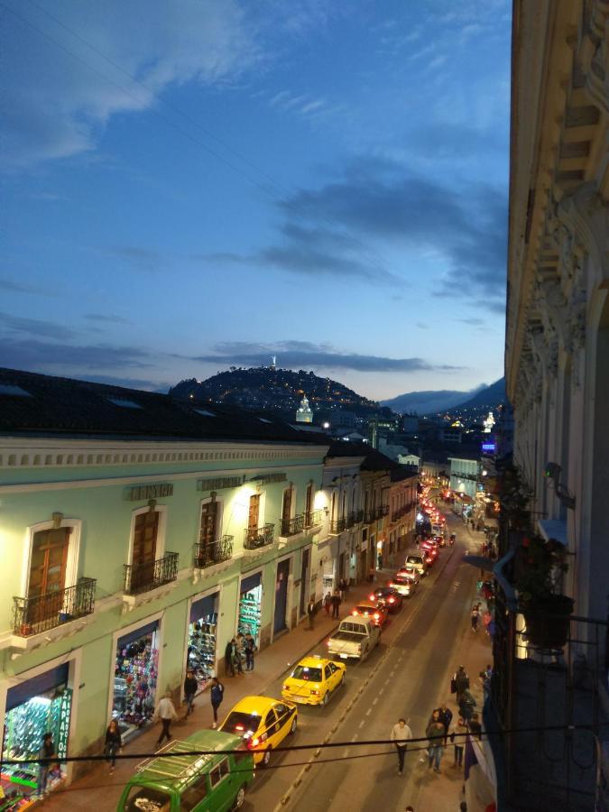 Hostal Latitud Ecuem Quito Exterior foto