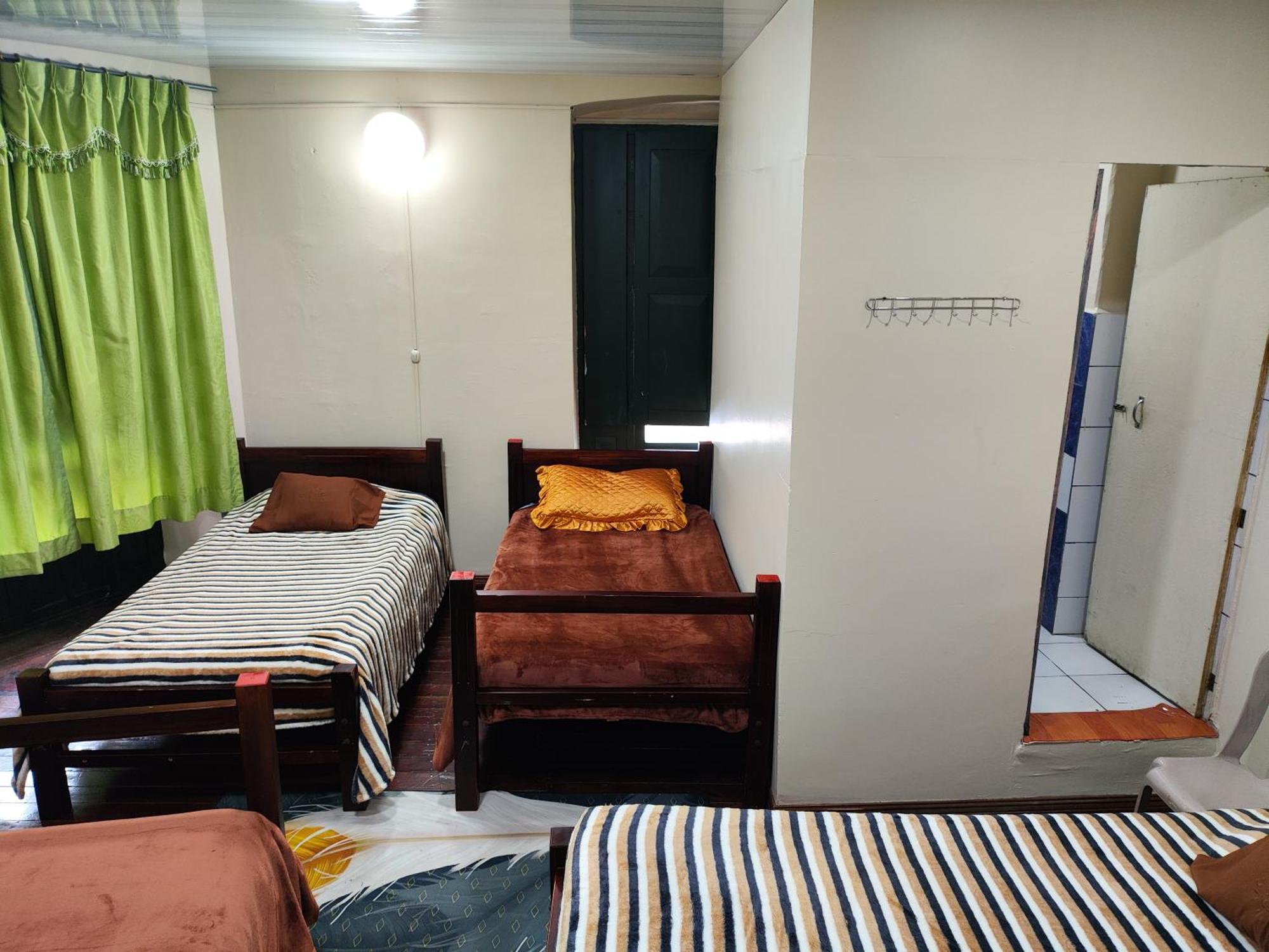 Hostal Latitud Ecuem Quito Exterior foto